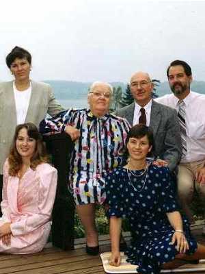 Family portrait, Gooseberry Point (Bellingham, Wa) - 1990. Front: Jeane Patricia, Joan Elizabeth. Back: Janice Ruth, Vida Ruth Farrington, Francis Ezra, John Benjamin